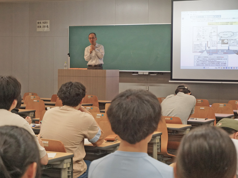 法学会講演会を開催しました